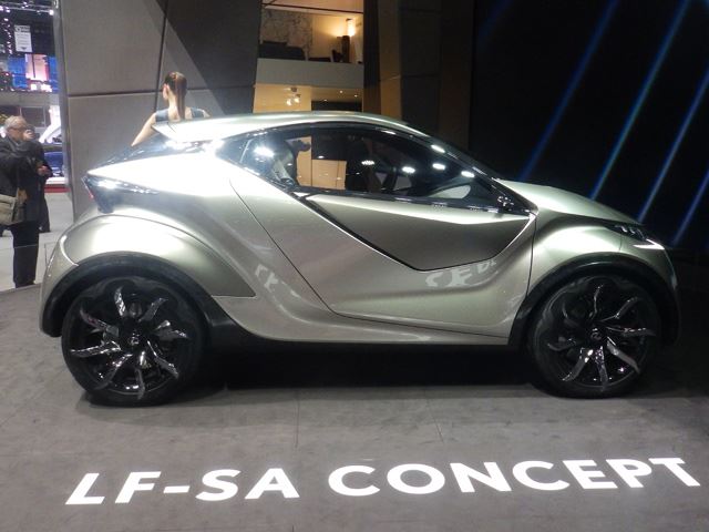 Концепт Lexus LF-SA выглядит лучше в металле